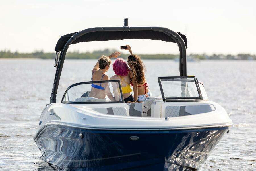 22ft Bayliner Yacht For Sale