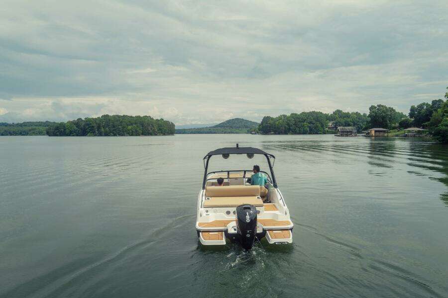 19ft Bayliner Yacht For Sale