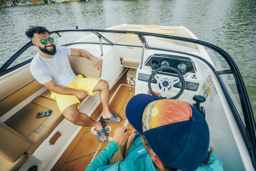 19ft Bayliner Yacht For Sale