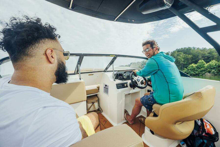 19ft Bayliner Yacht For Sale