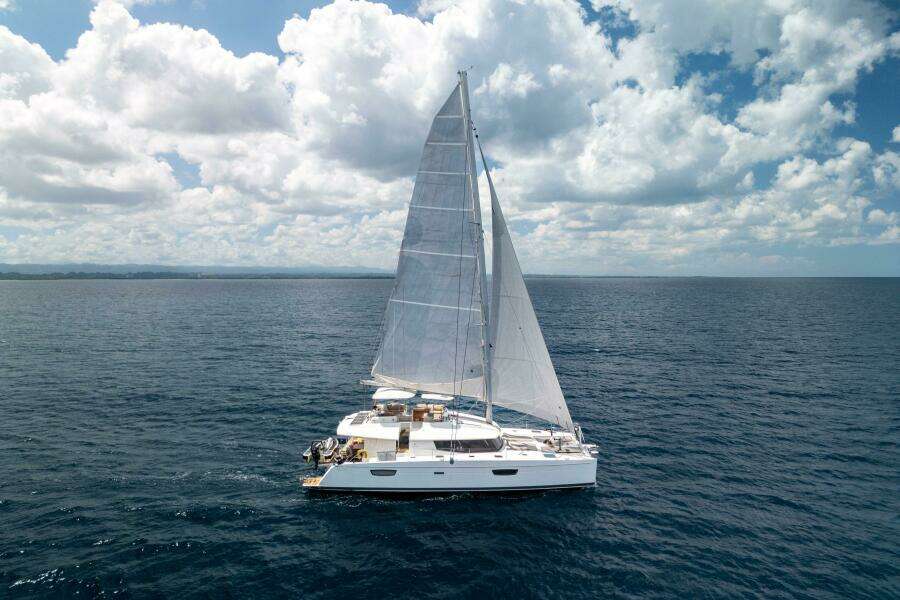 58ft Fountaine Pajot Yacht For Sale