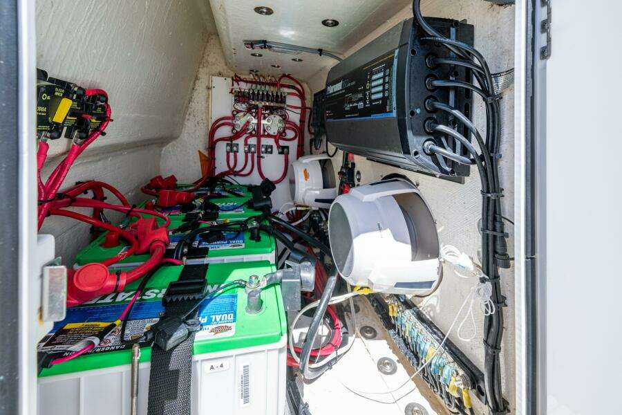 32ft Jupiter Yacht For Sale