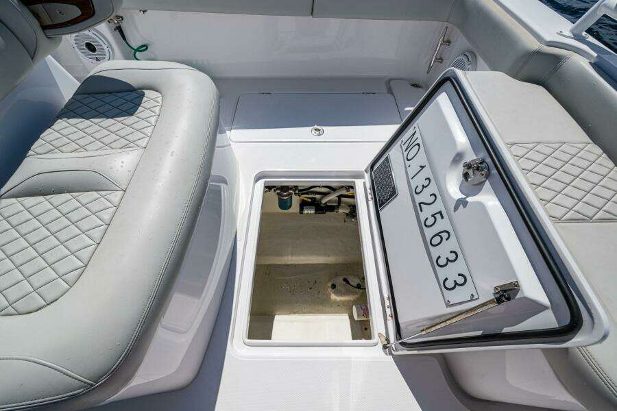 32ft Jupiter Yacht For Sale