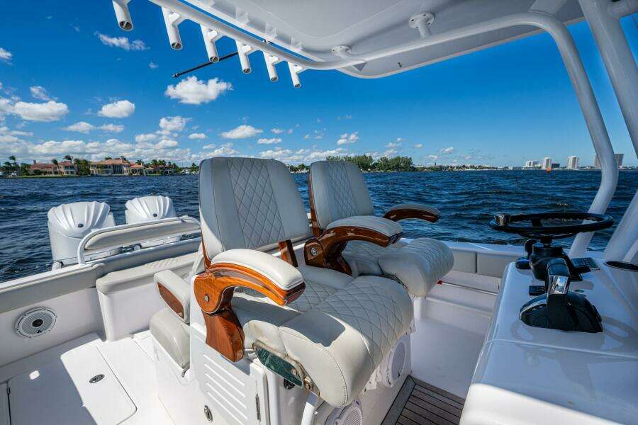 32ft Jupiter Yacht For Sale