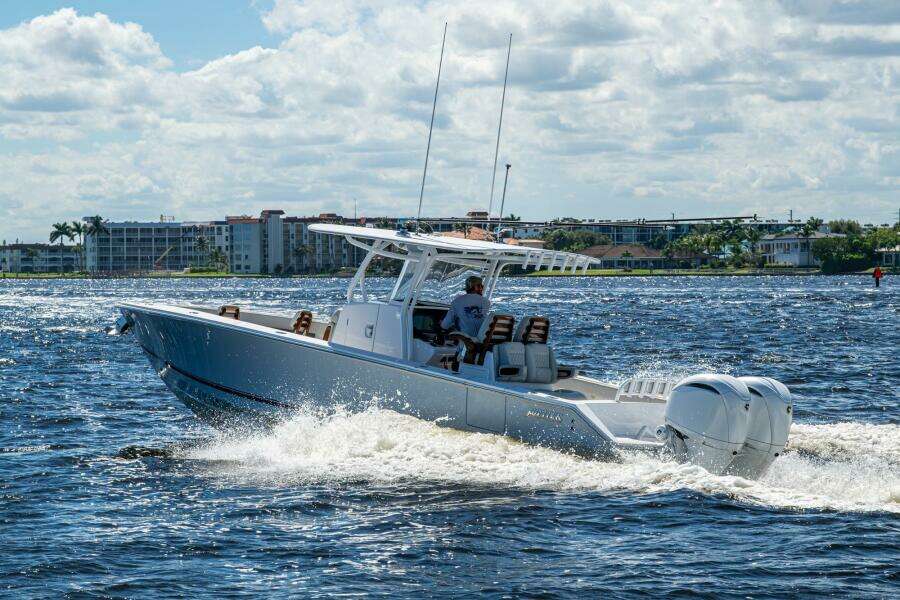 32ft Jupiter Yacht For Sale