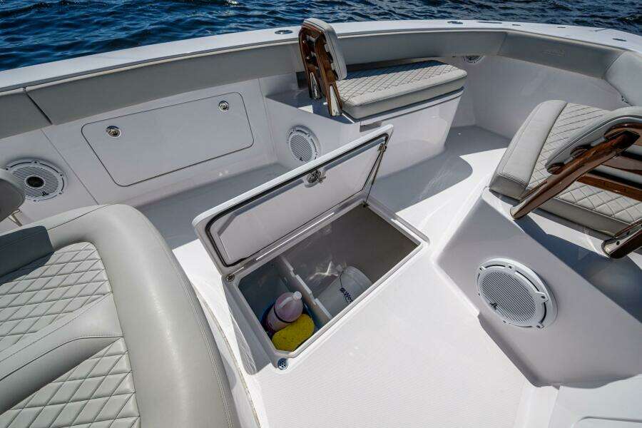 32ft Jupiter Yacht For Sale
