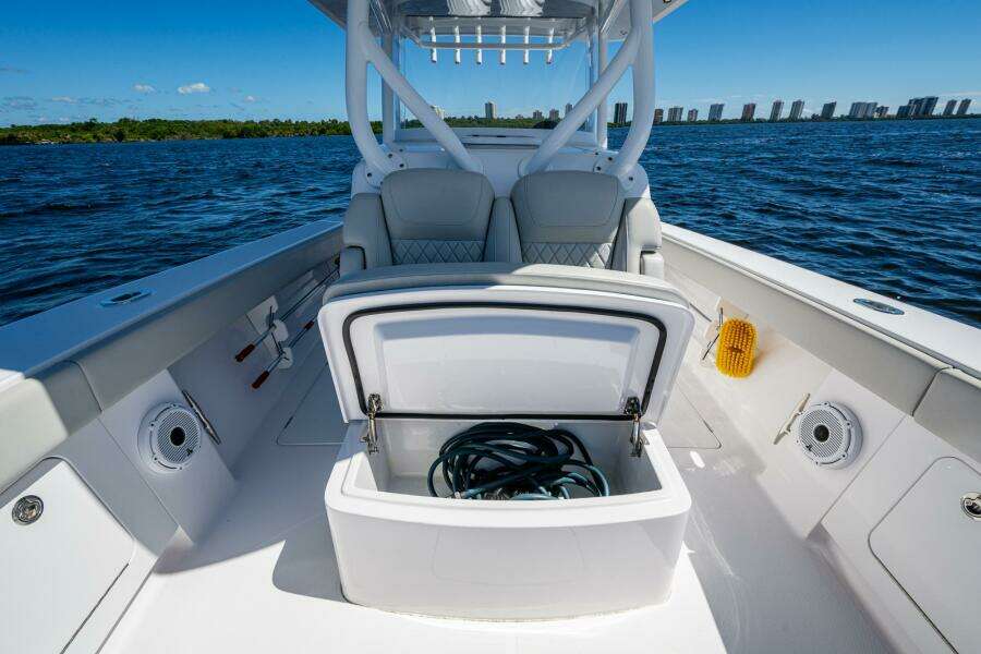 32ft Jupiter Yacht For Sale