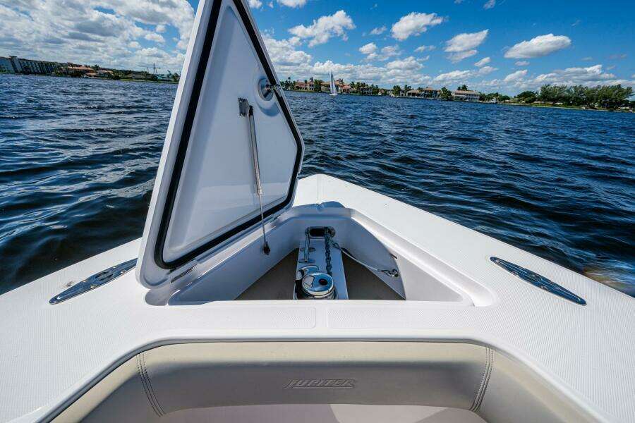 32ft Jupiter Yacht For Sale