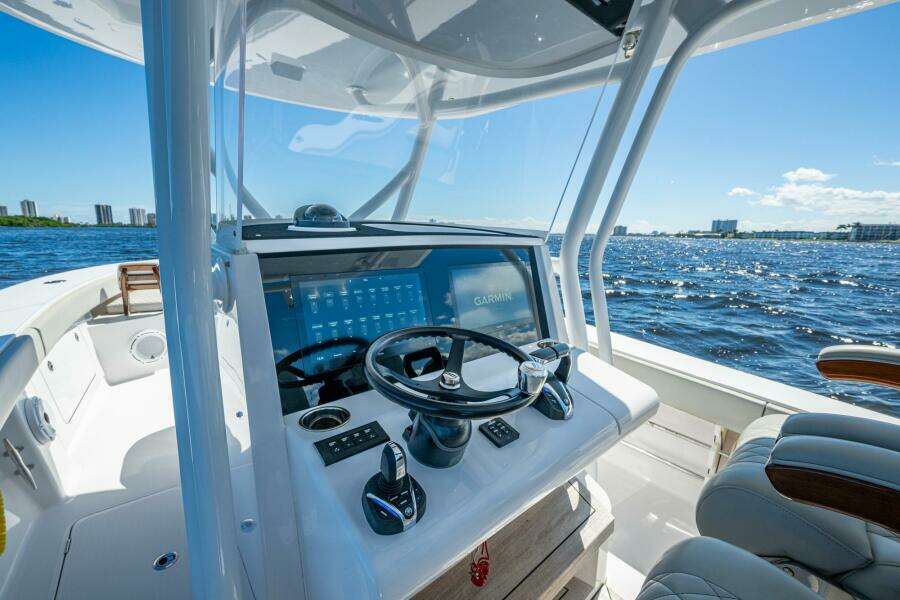 32ft Jupiter Yacht For Sale