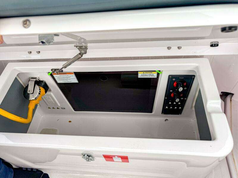 25ft Axopar Yacht For Sale