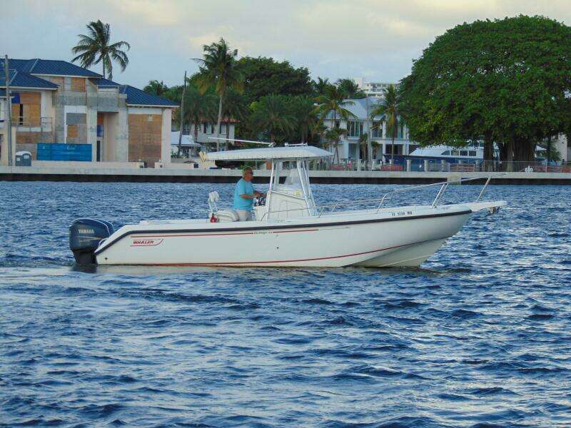 26ft Boston Whaler Yacht For Sale