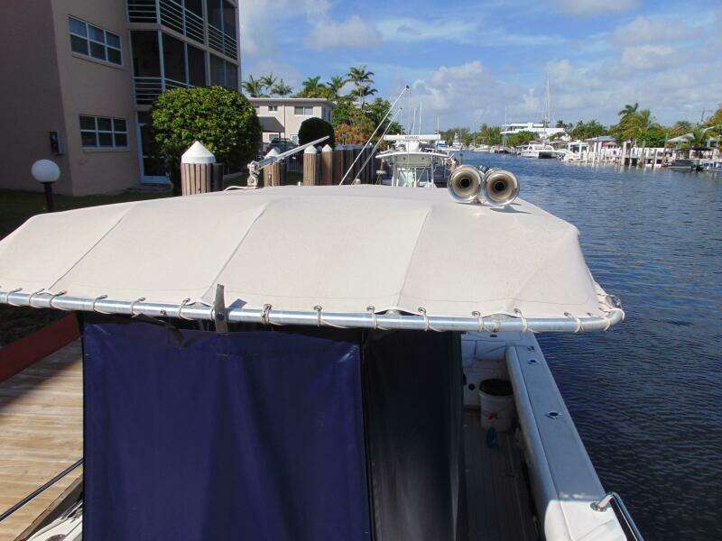 26ft Boston Whaler Yacht For Sale
