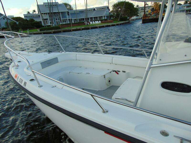 26ft Boston Whaler Yacht For Sale