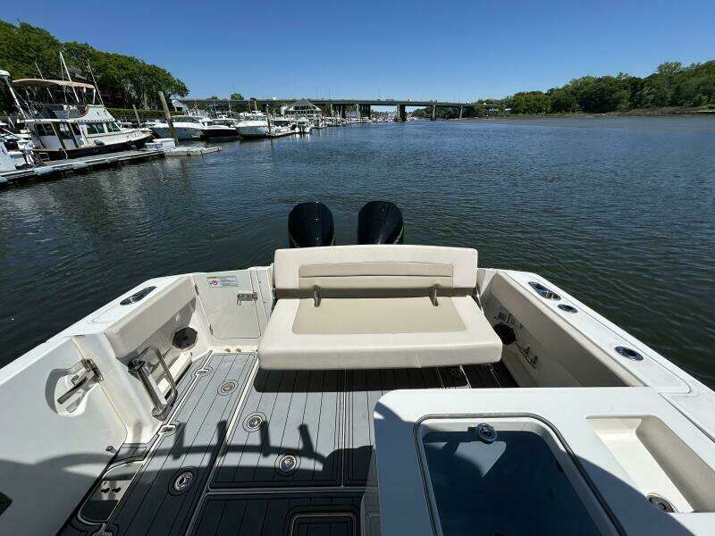 32ft Boston Whaler Yacht For Sale