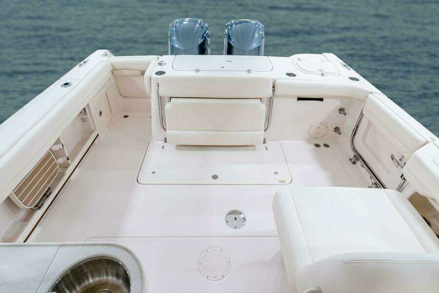 30ft Grady White Yacht For Sale