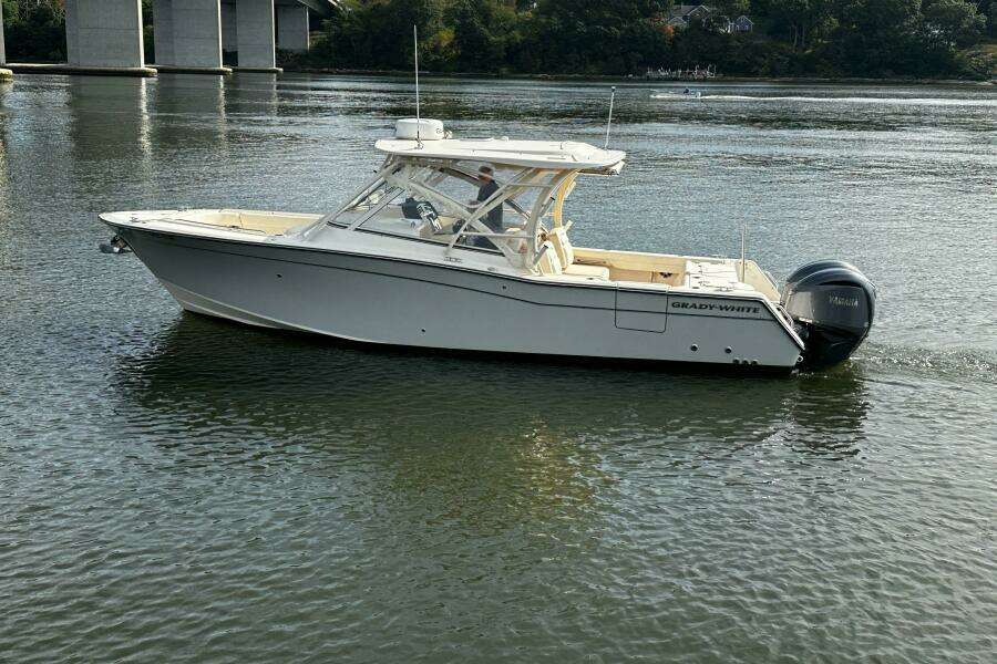 30ft Grady White Yacht For Sale