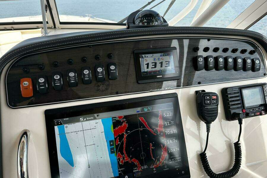 30ft Grady White Yacht For Sale