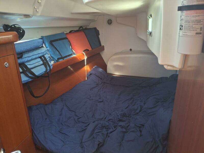H2O Bungalow 39ft Beneteau Yacht For Sale
