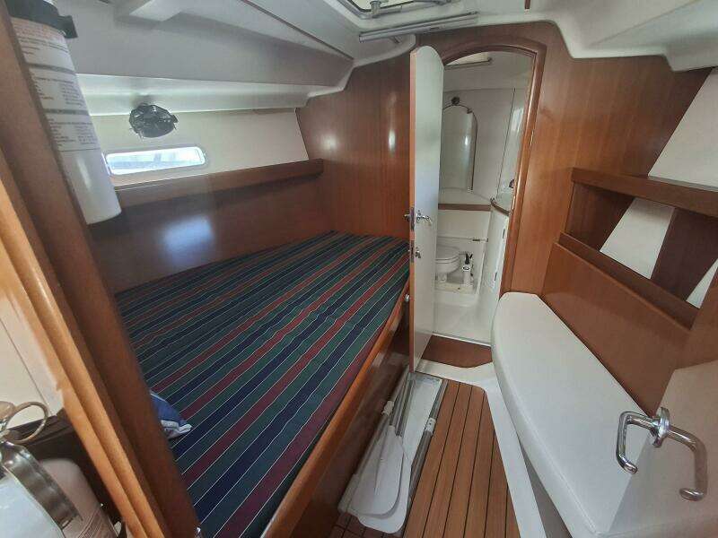 H2O Bungalow 39ft Beneteau Yacht For Sale