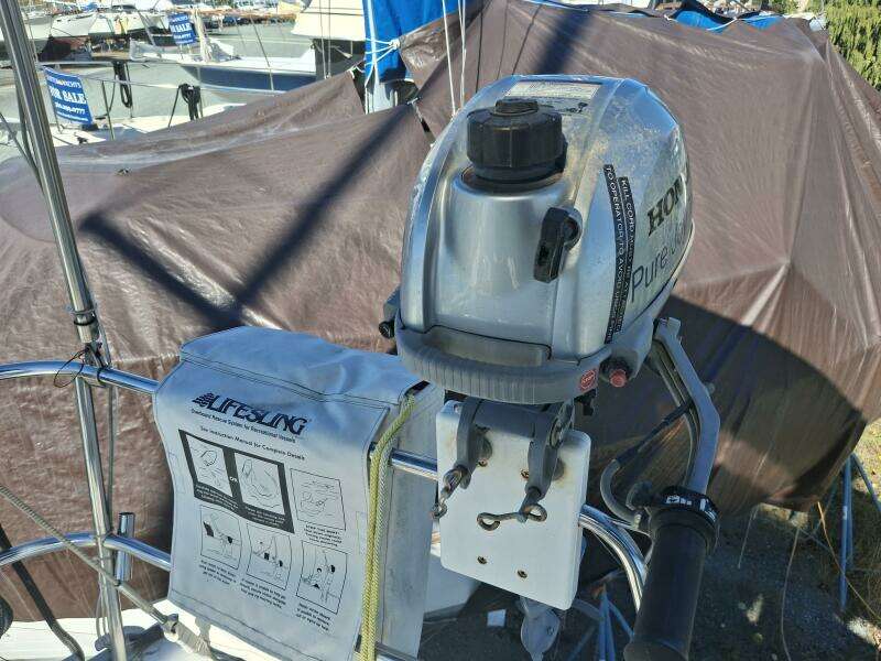 H2O Bungalow 39ft Beneteau Yacht For Sale