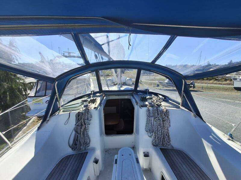 H2O Bungalow 39ft Beneteau Yacht For Sale