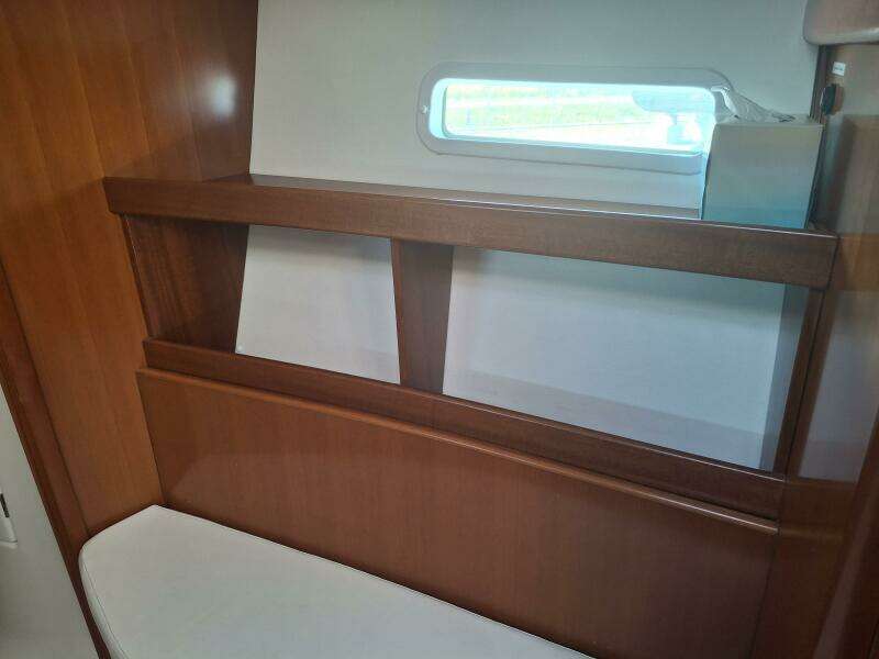 H2O Bungalow 39ft Beneteau Yacht For Sale