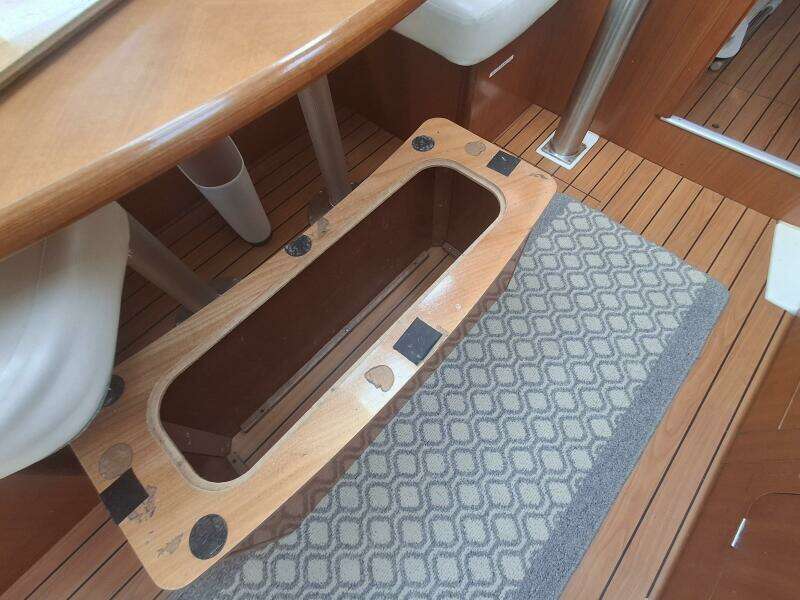 H2O Bungalow 39ft Beneteau Yacht For Sale