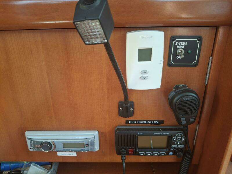 H2O Bungalow 39ft Beneteau Yacht For Sale