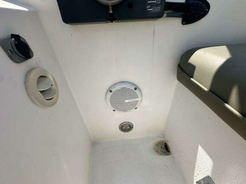 VISION 2 24ft Custom Yacht For Sale