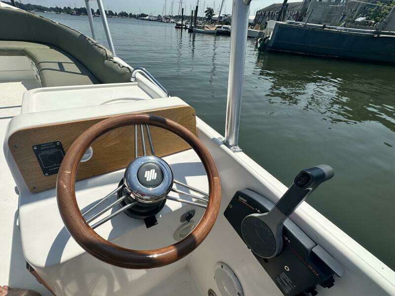VISION 2 24ft Custom Yacht For Sale