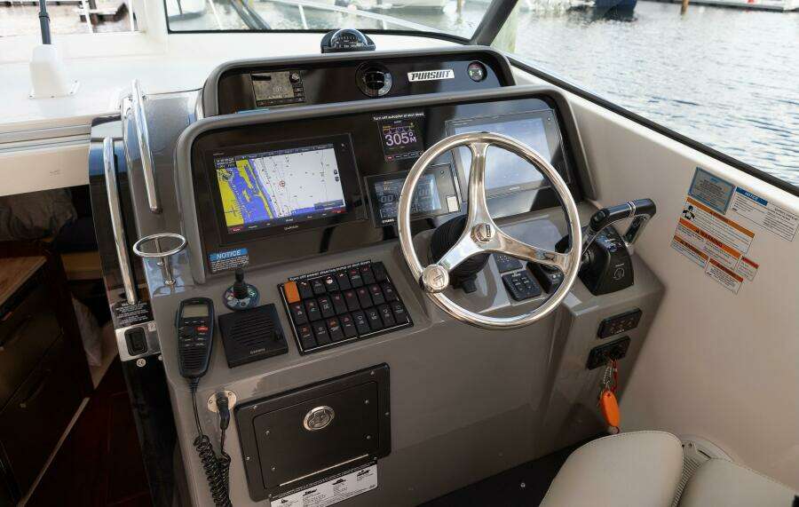 Helm Station