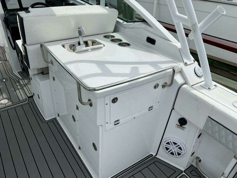 No Name  27ft Blackfin Yacht For Sale