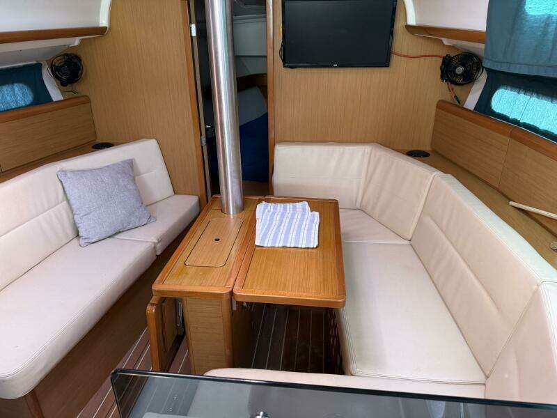 Ponyo 36ft Jeanneau Yacht For Sale