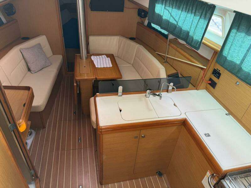 Ponyo 36ft Jeanneau Yacht For Sale