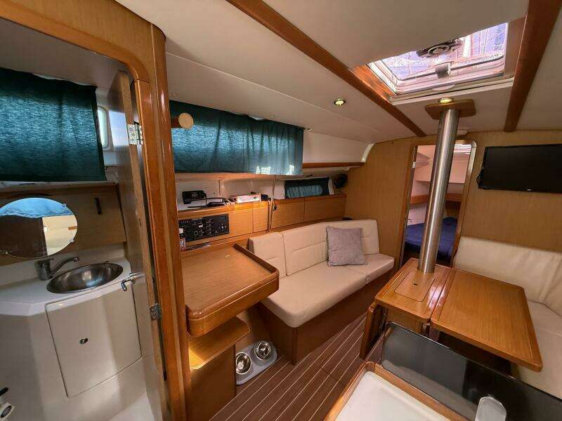 Ponyo 36ft Jeanneau Yacht For Sale