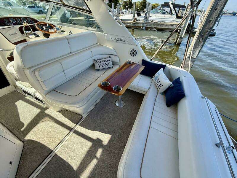 33ft Sea Ray Yacht For Sale