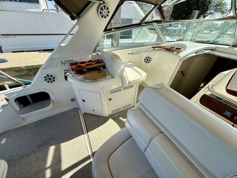 33ft Sea Ray Yacht For Sale
