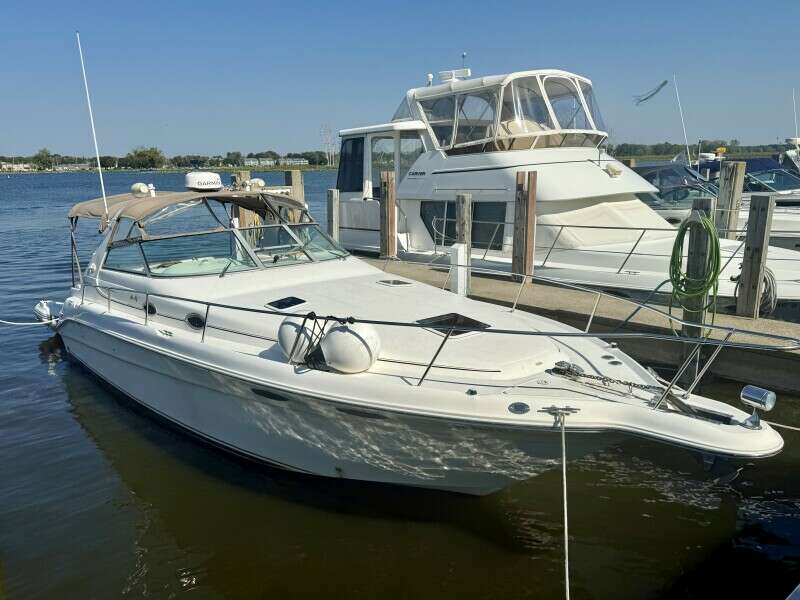 33ft Sea Ray Yacht For Sale