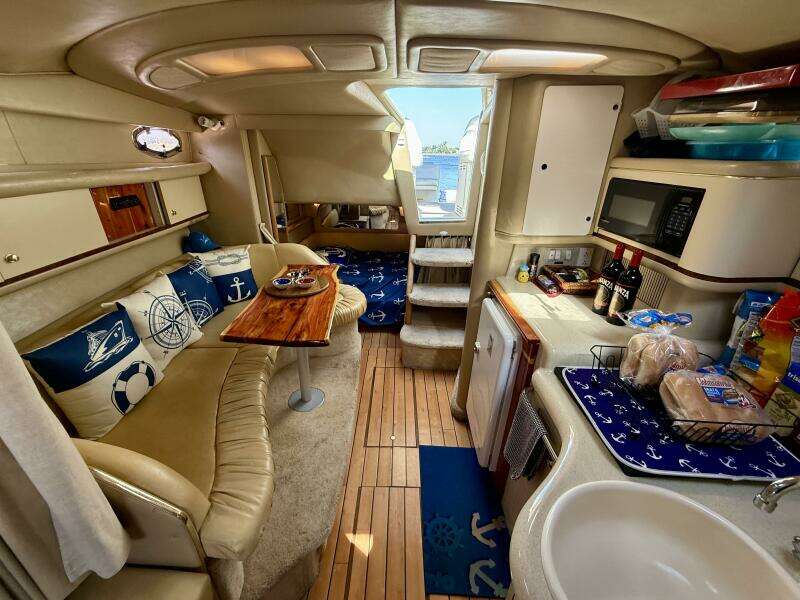33ft Sea Ray Yacht For Sale
