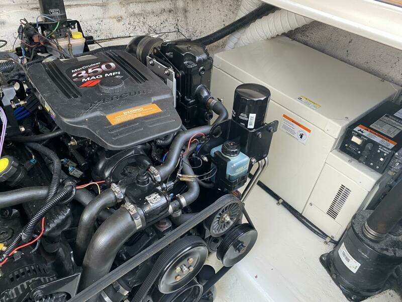 34ft Rinker Yacht For Sale
