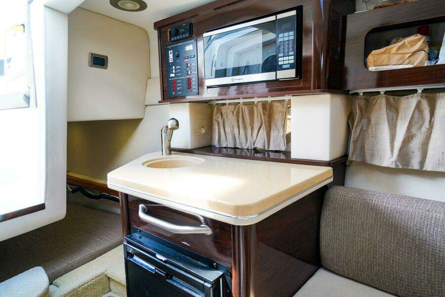 26ft Sea Ray Yacht For Sale