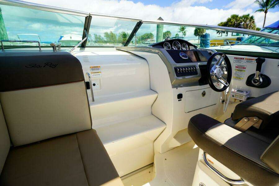 26ft Sea Ray Yacht For Sale