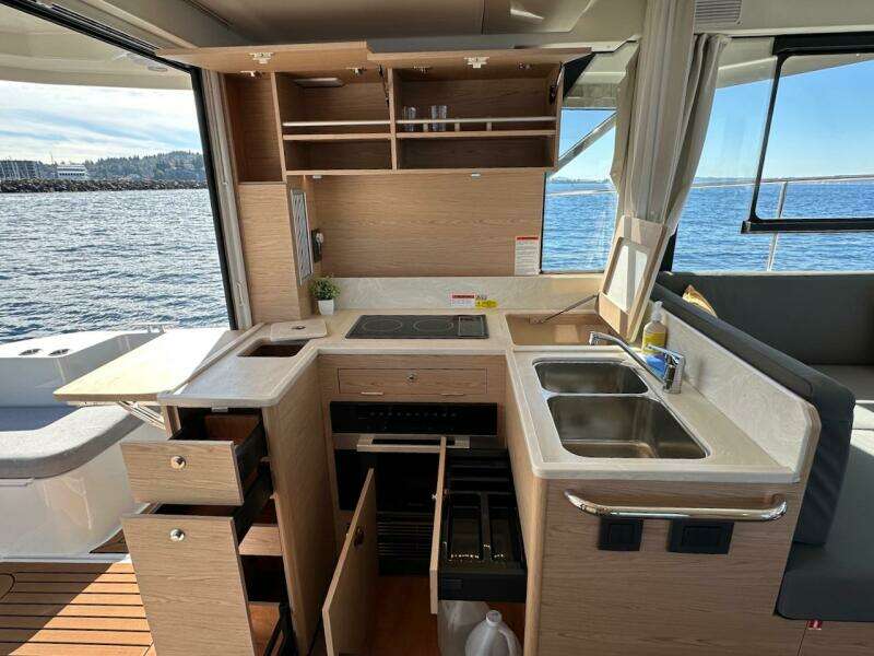 Fret Knot 41ft Beneteau Yacht For Sale