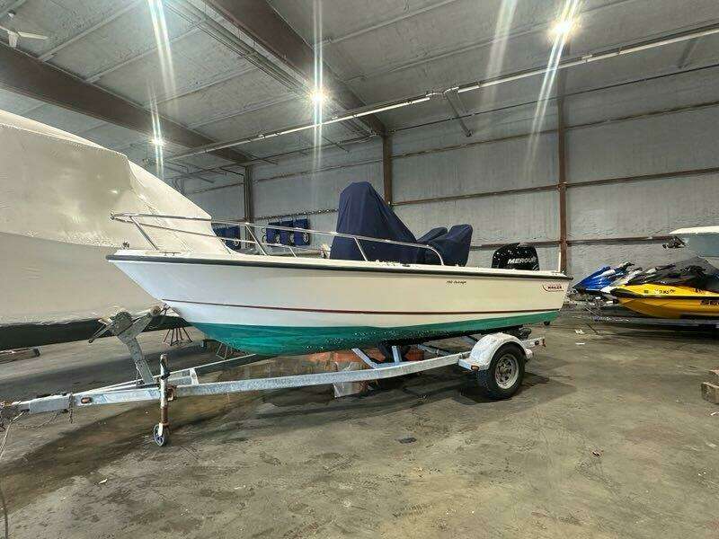 19ft Boston Whaler Yacht For Sale