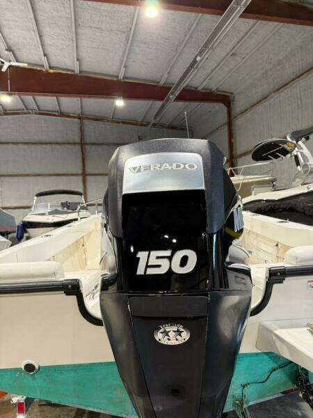 19ft Boston Whaler Yacht For Sale