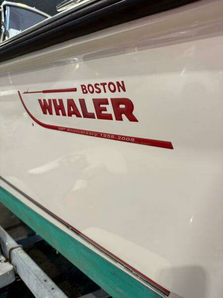 19ft Boston Whaler Yacht For Sale