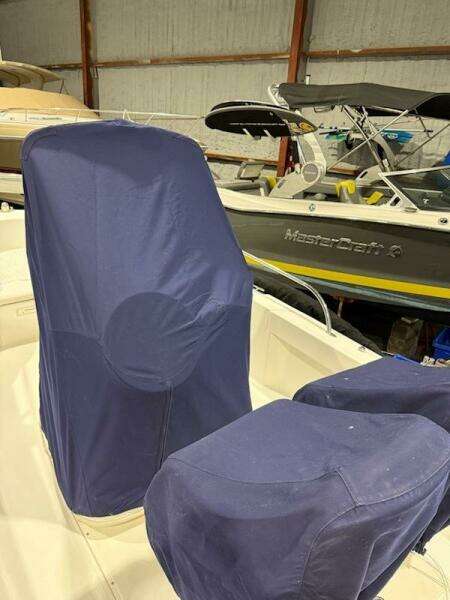 19ft Boston Whaler Yacht For Sale