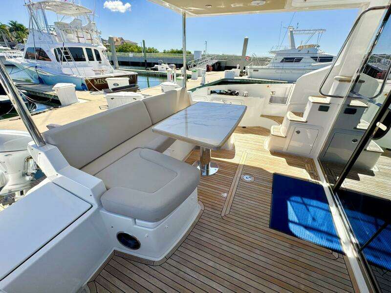 2019 Azimut 55 - Aft Deck 2019 Azimut 55 - Aft Deck