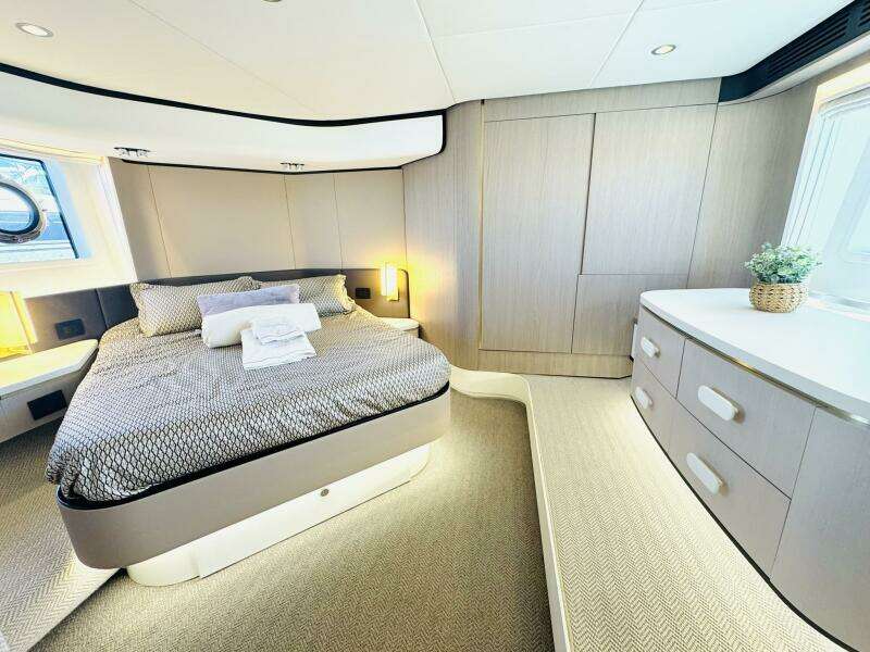 2019 Azimut 55 - Master Stateroom 2019 Azimut 55 - Master Stateroom