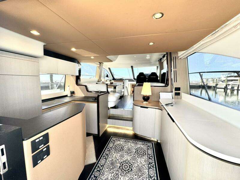 2019 Azimut 55 - Galley 2019 Azimut 55 - Galley